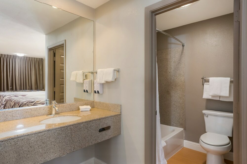 Фото Red Roof Inn Stockton