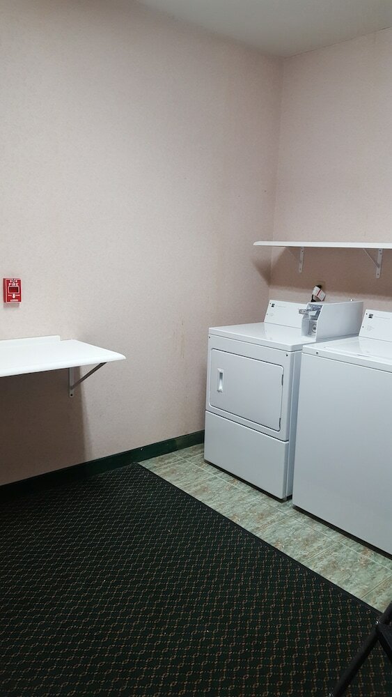 Фото Rodeway Inn Urbana Champaign University Area