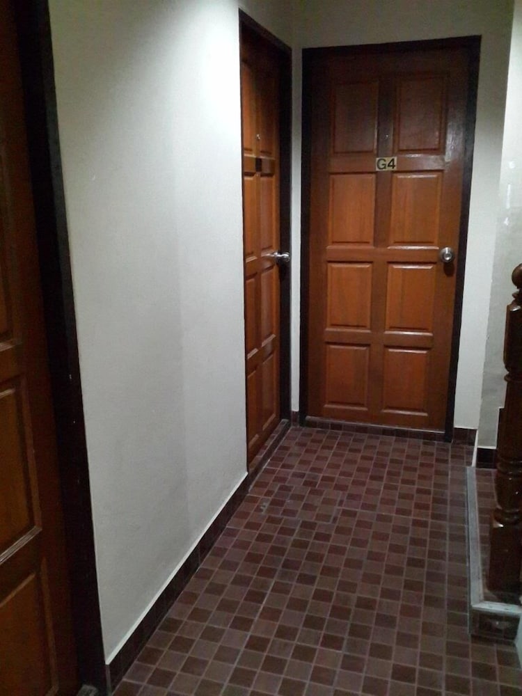 Фото White Orchid Inn II