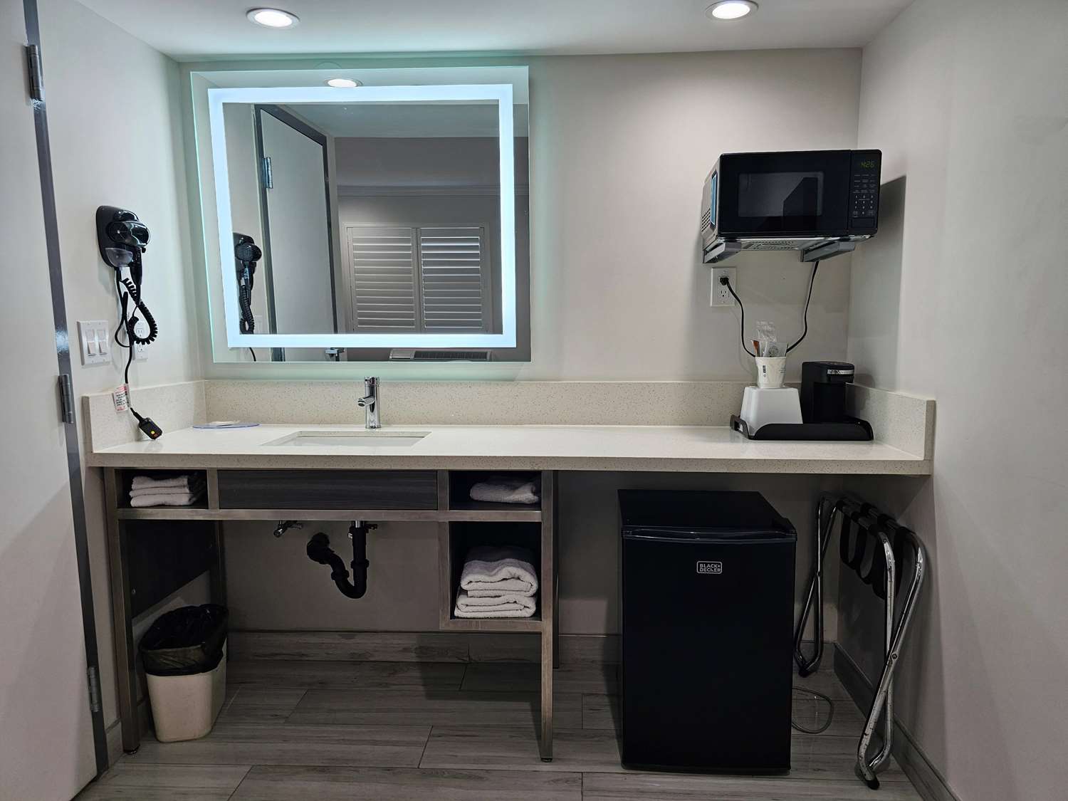 Фото Travelodge by Wyndham Fullerton Near Anaheim