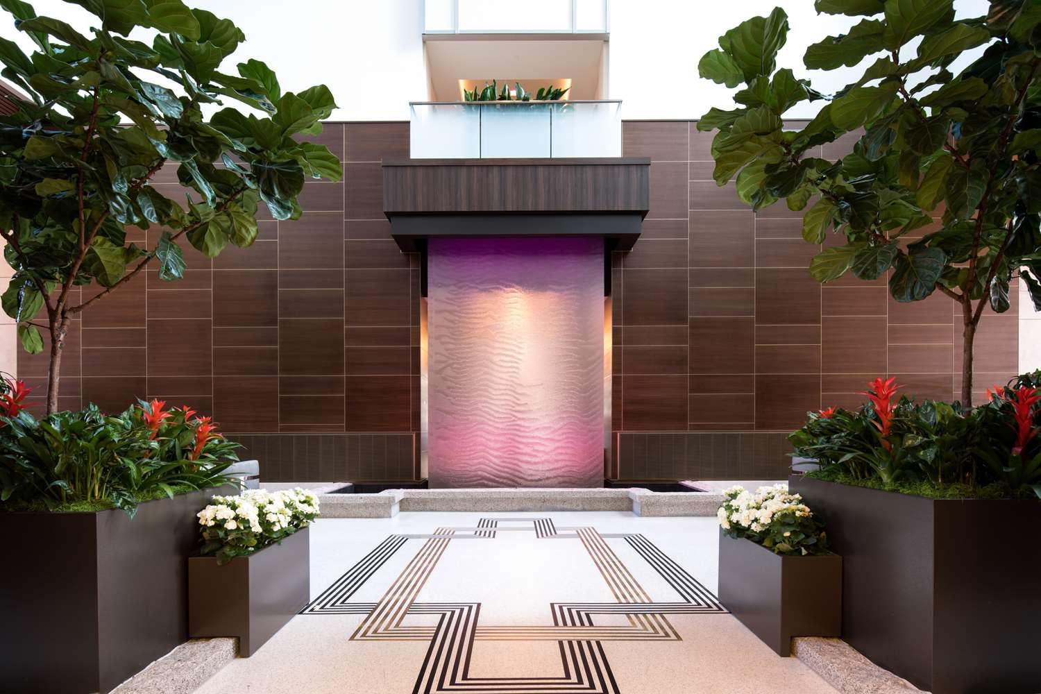 Фото Embassy Suites by Hilton Seattle Downtown Pioneer Square