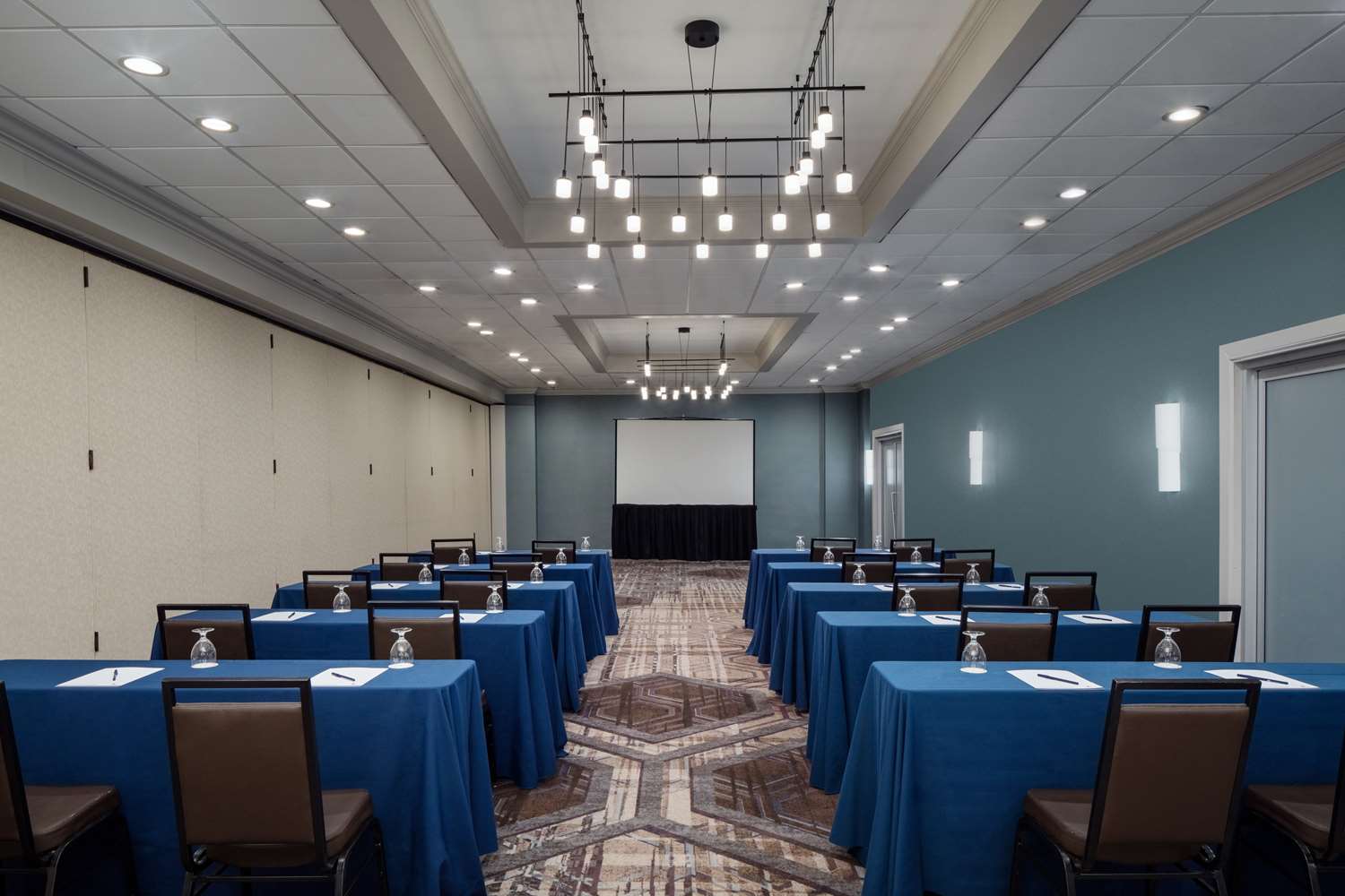 Фото DoubleTree by Hilton Princeton