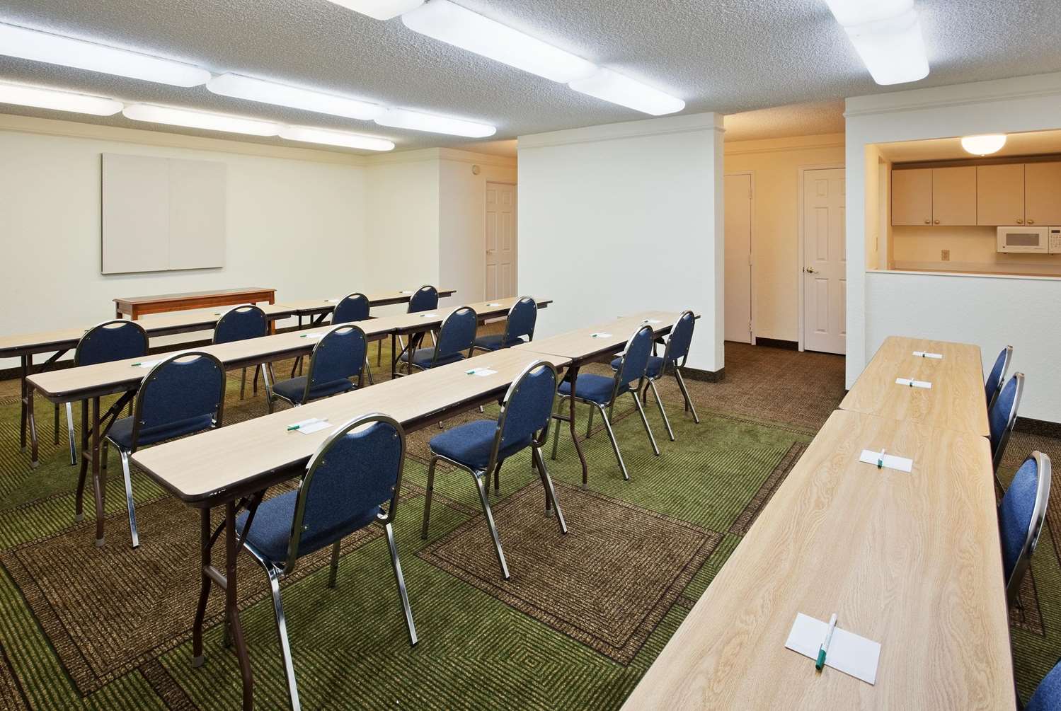 Фото La Quinta Inn & Suites by Wyndham Redding