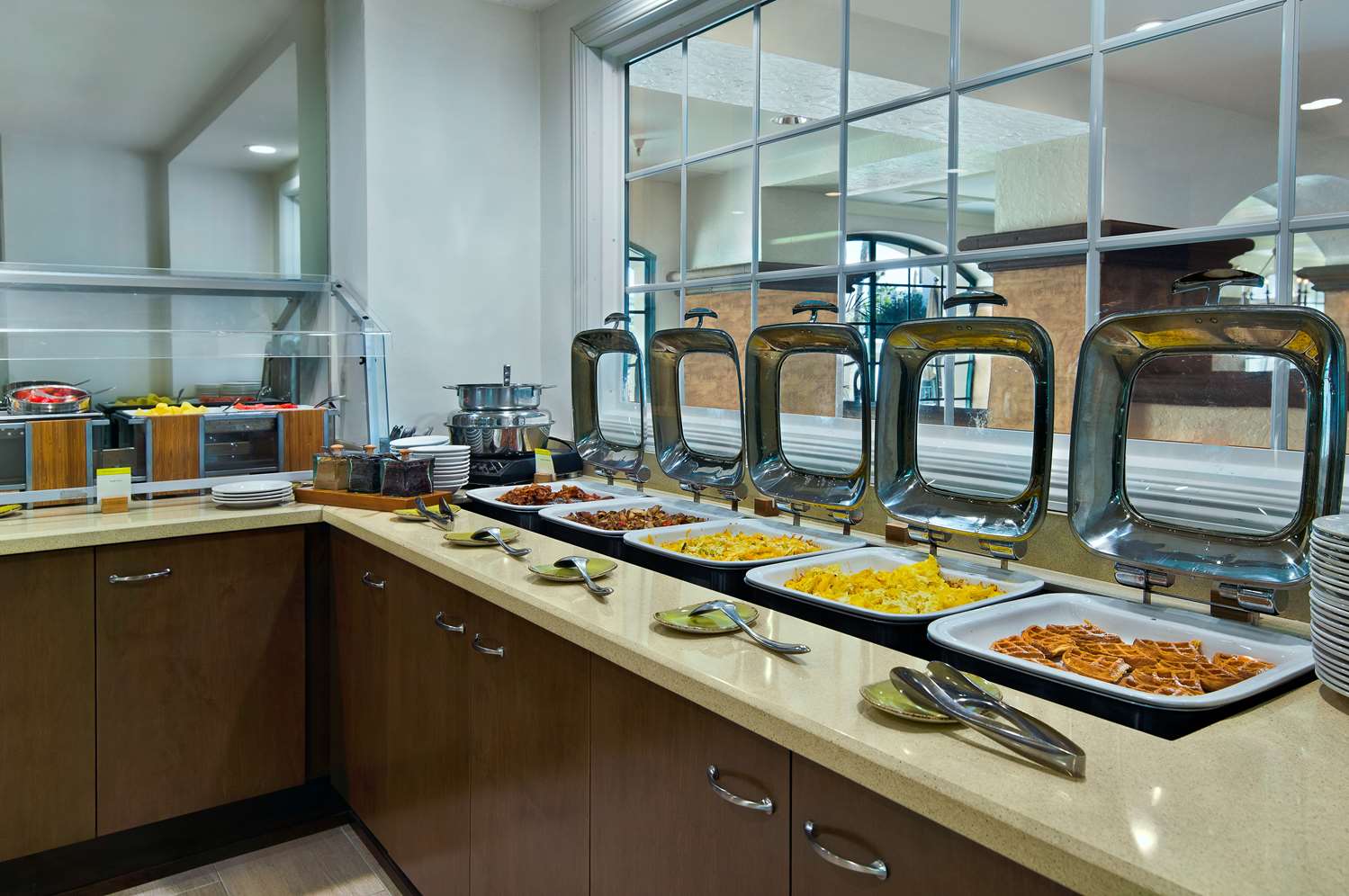 Фото DoubleTree by Hilton San Pedro - Port of Los Angeles