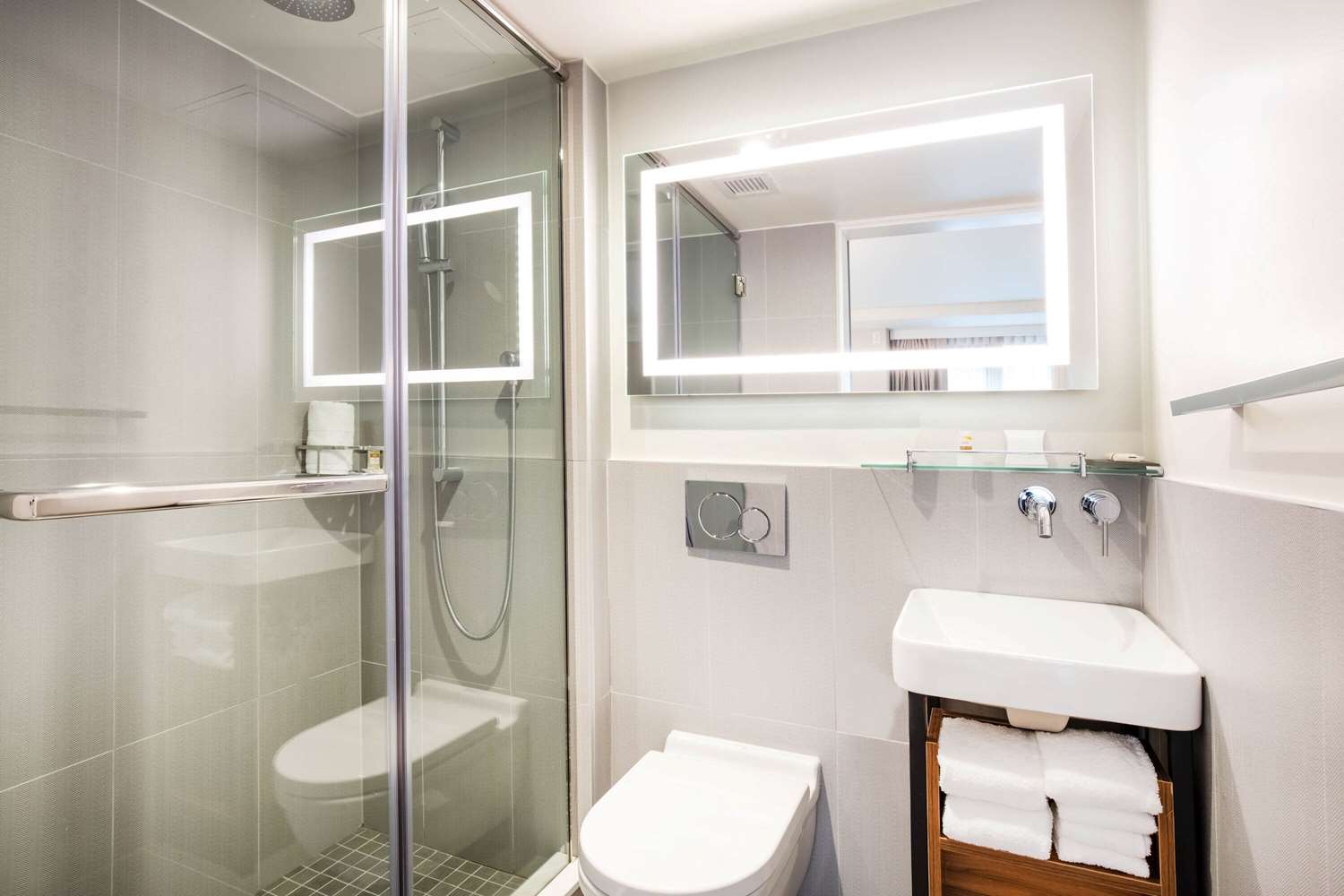 Фото La Quinta Inn & Suites by Wyndham Times Square South