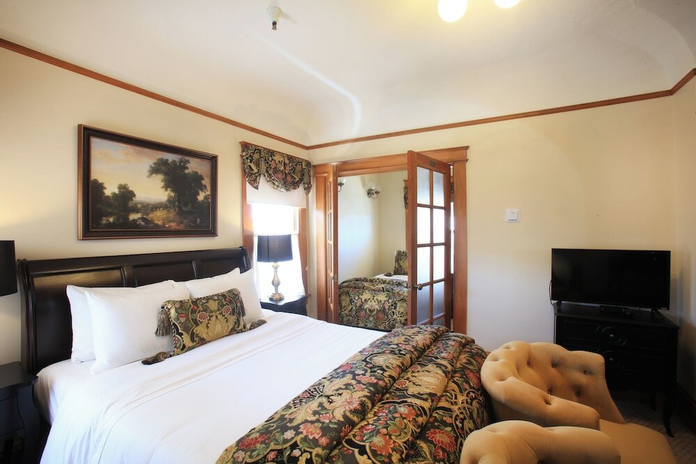 Фото Pacific Grove Inn