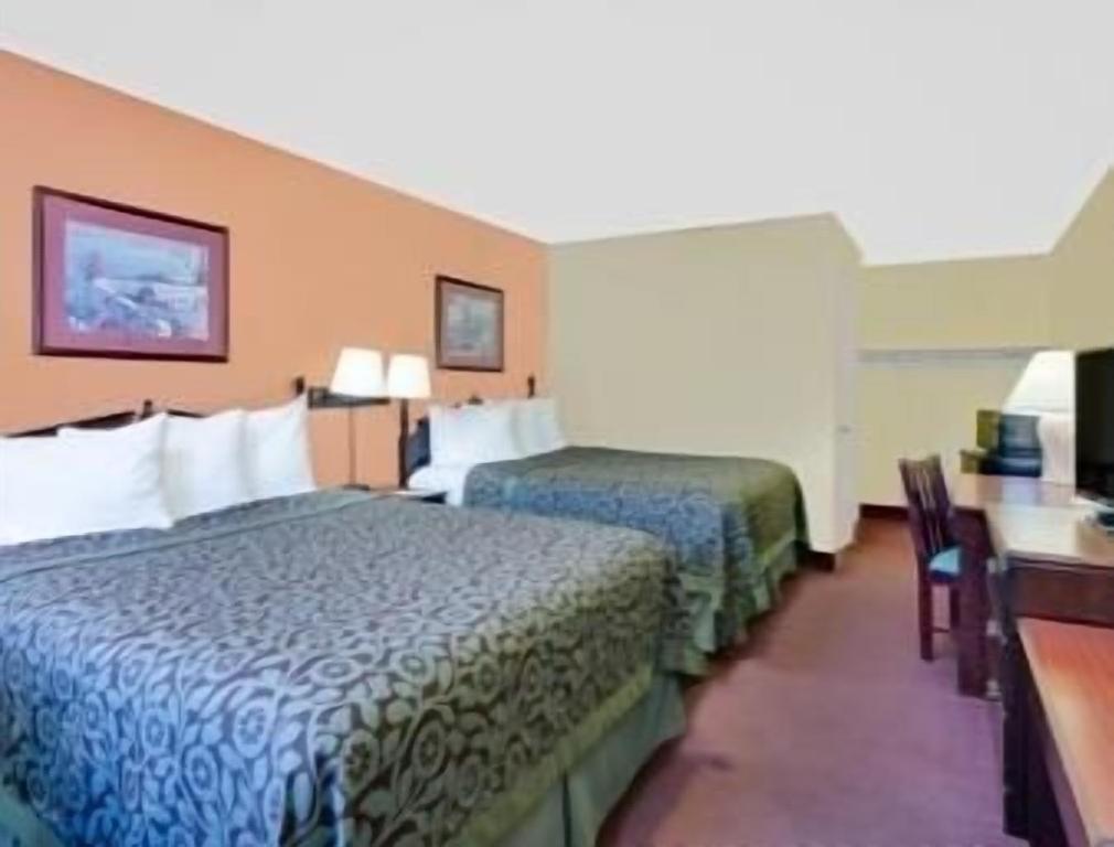 Фото Days Inn by Wyndham Waynesboro