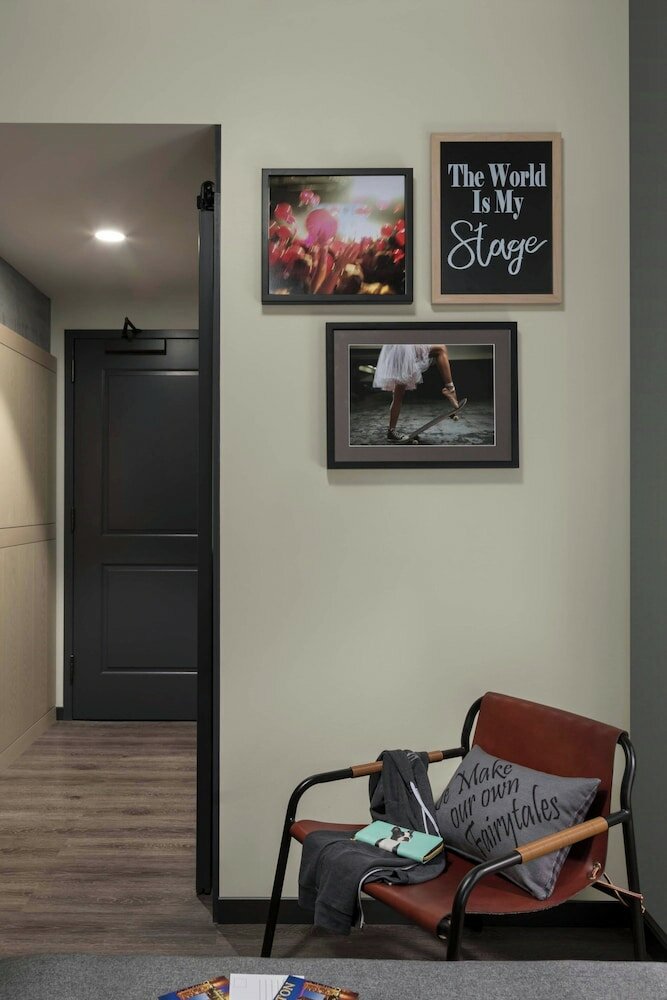 Фото Moxy Boston Downtown