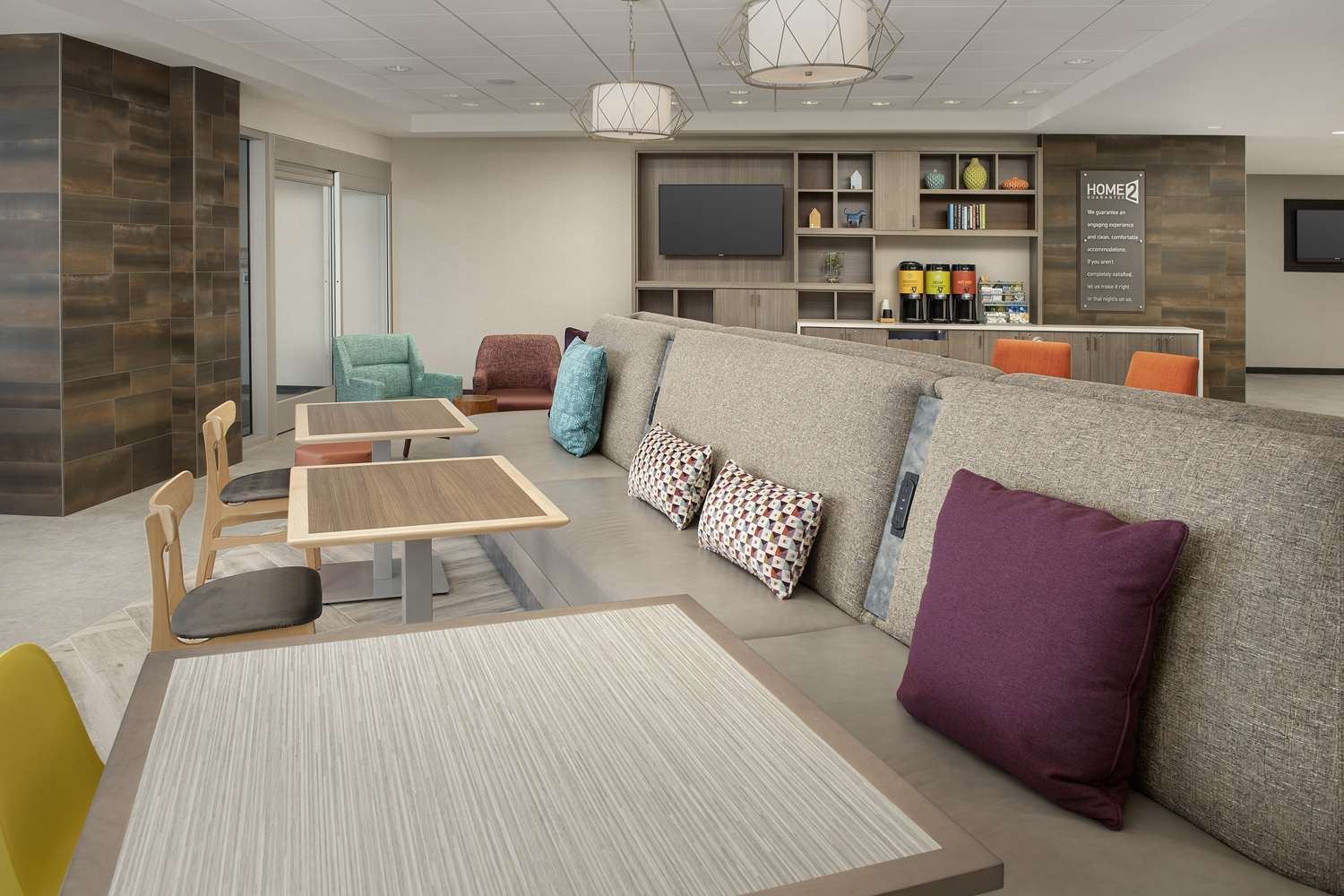 Фото Home2 Suites by Hilton Fort Myers Airport