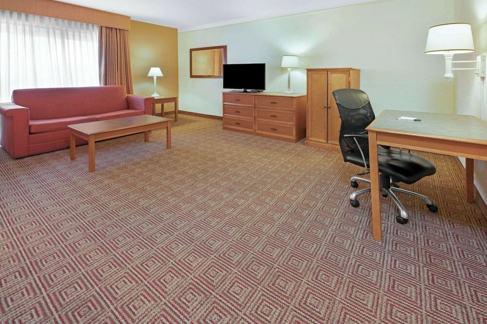 Фото La Quinta Inn & Suites by Wyndham Salt Lake City - Layton