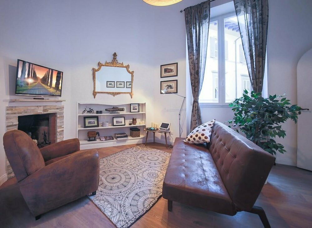 Short-term housing rental Pandolfini Suite, Florence, photo