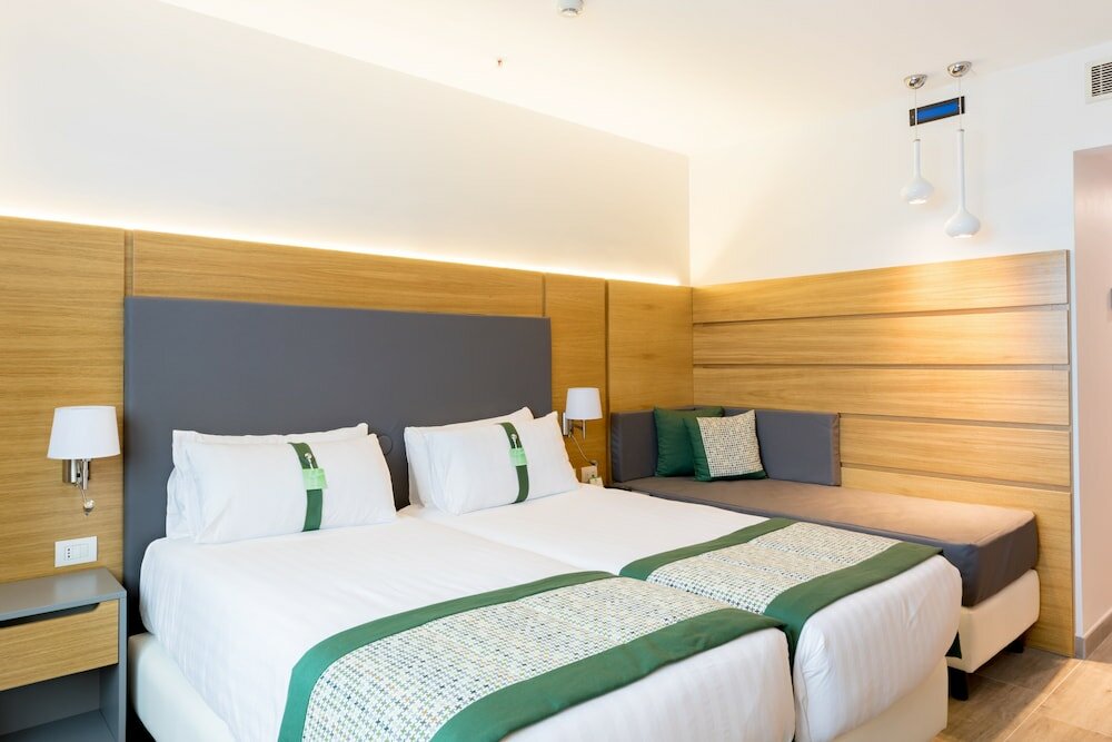 Фото Holiday Inn Naples, an Ihg Hotel