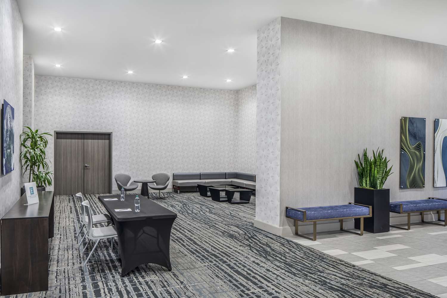 Фото Embassy Suites by Hilton Atlanta Midtown