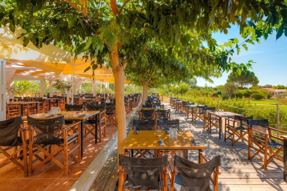 Фото Aeolian Village Beach Resort