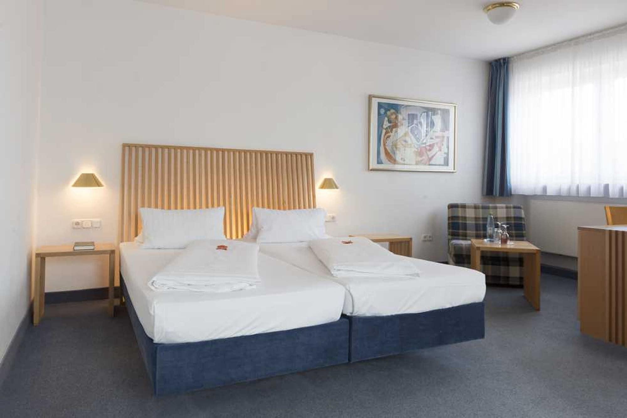 Фото Hotel Gasthof Zum Storch