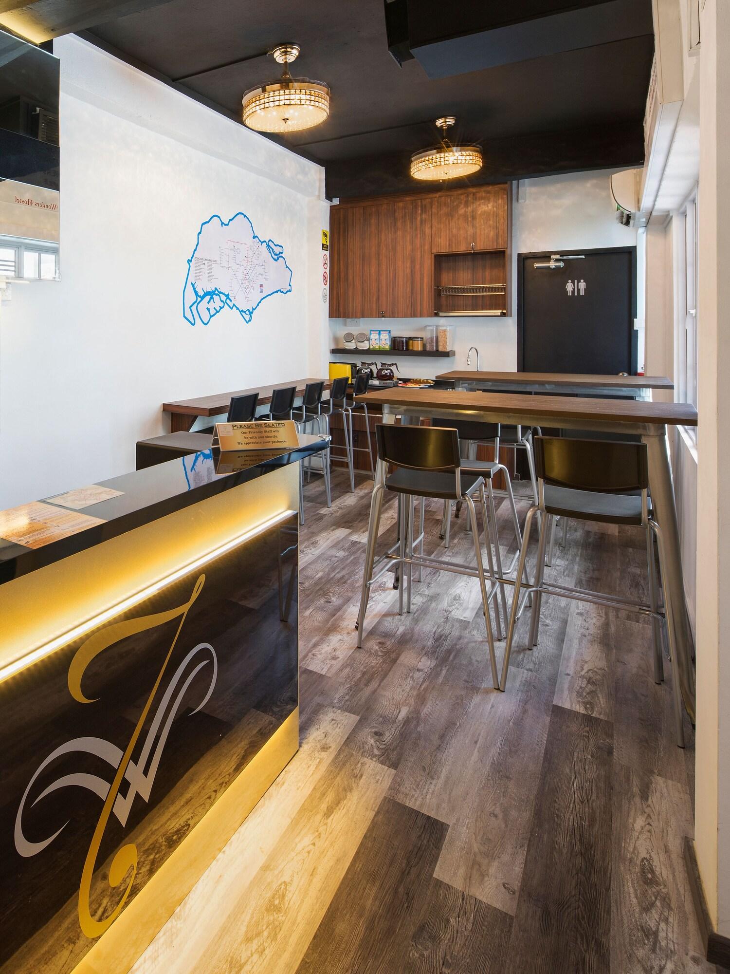 Фото 7 Wonders Hostel @ Upper Dicskon