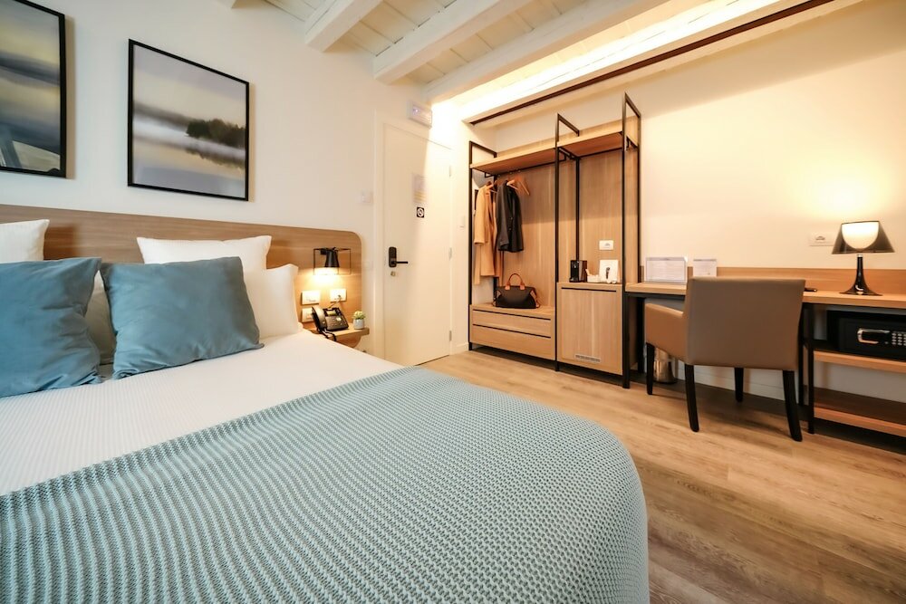 Фото Bergamo Inn 15