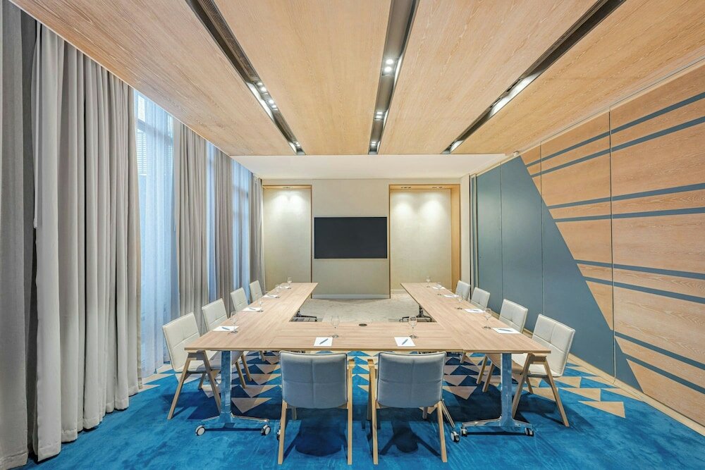 Фото Four Points by Sheraton King Abdulaziz Road