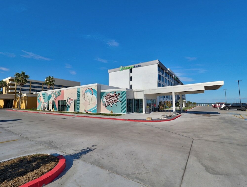 Фото Holiday Inn Express Corpus Christi Beachfront, an Ihg Hotel