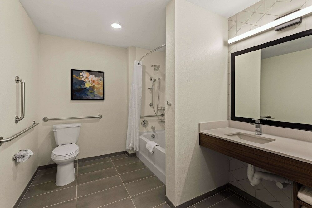 Фото Everhome Suites Temecula