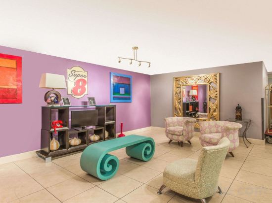 Фото Super 8 by Wyndham Lake Charles/Sulphur