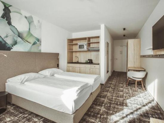 Фото Wyndham Garden Munich Messe