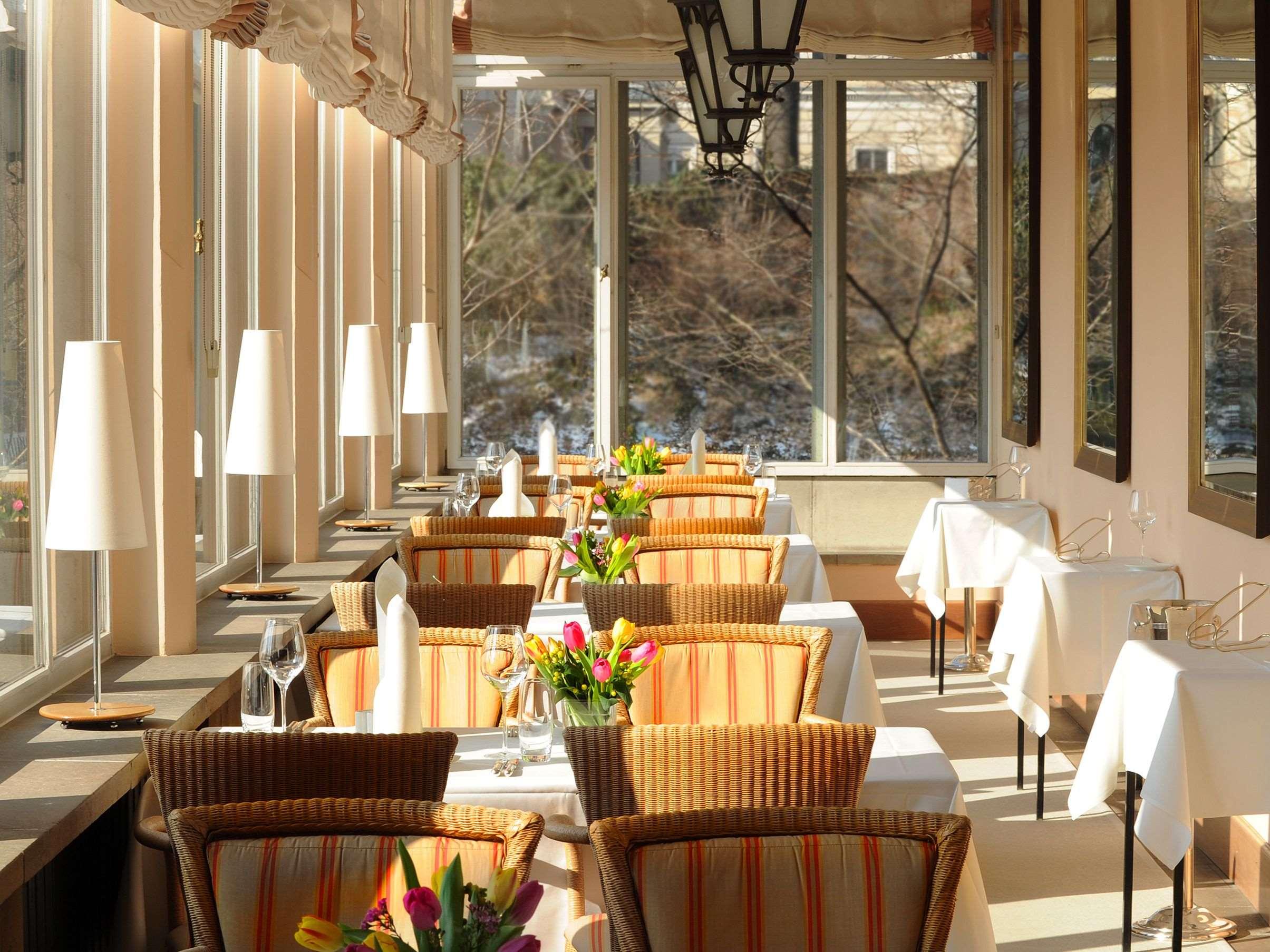 Фото Hotel Schloss Eckberg