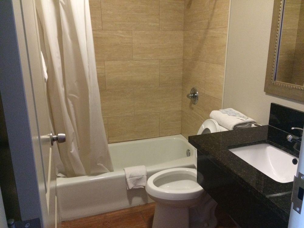 Фото Hyland Inn Long Beach