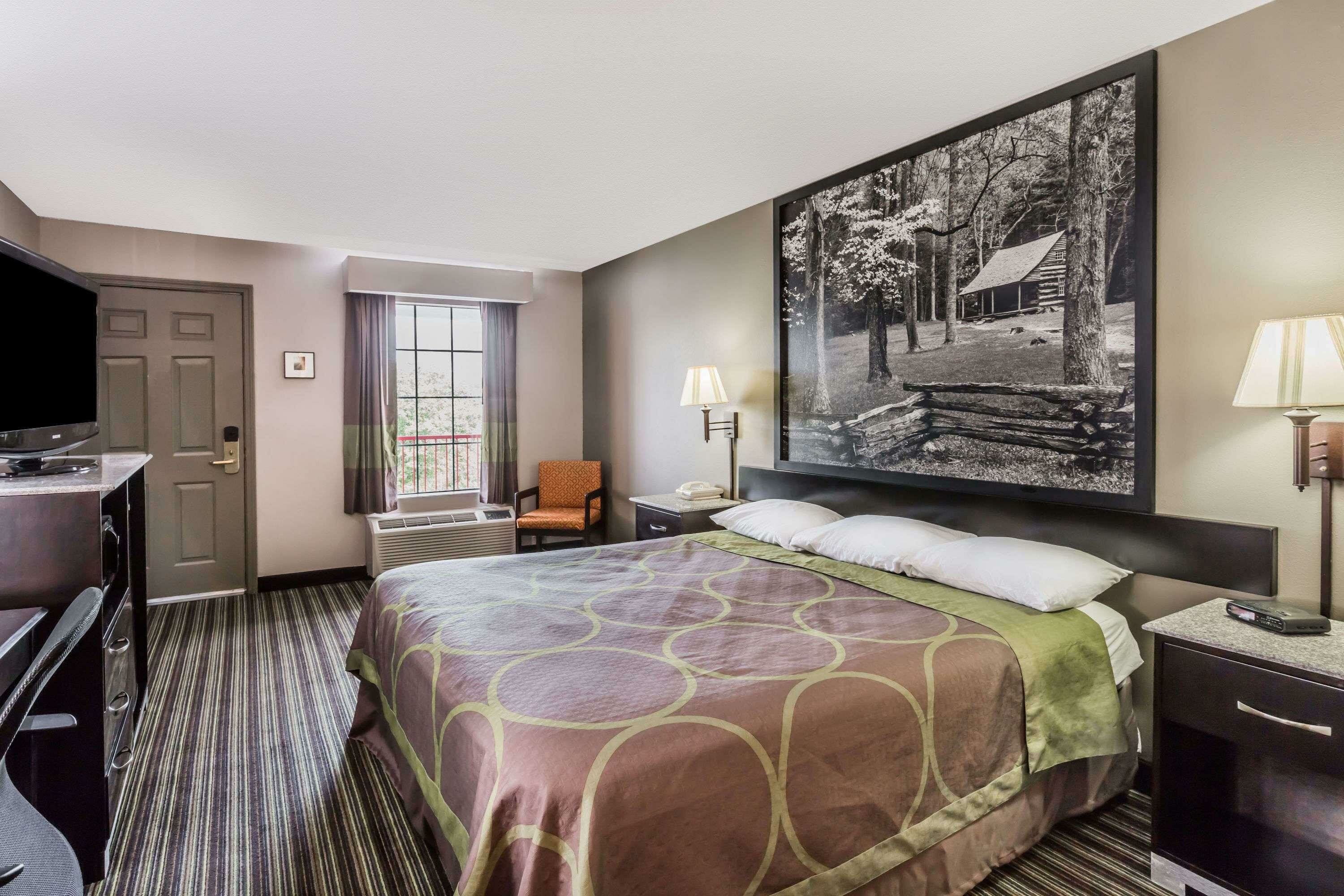 Фото Super 8 by Wyndham Clinton