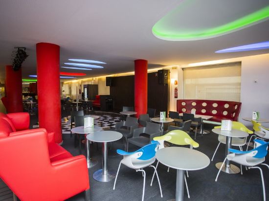 Фото Hotel Oasis Plaza