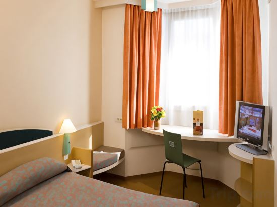 Фото Ibis Paris Gare du Nord Chateau-Landon 10eme