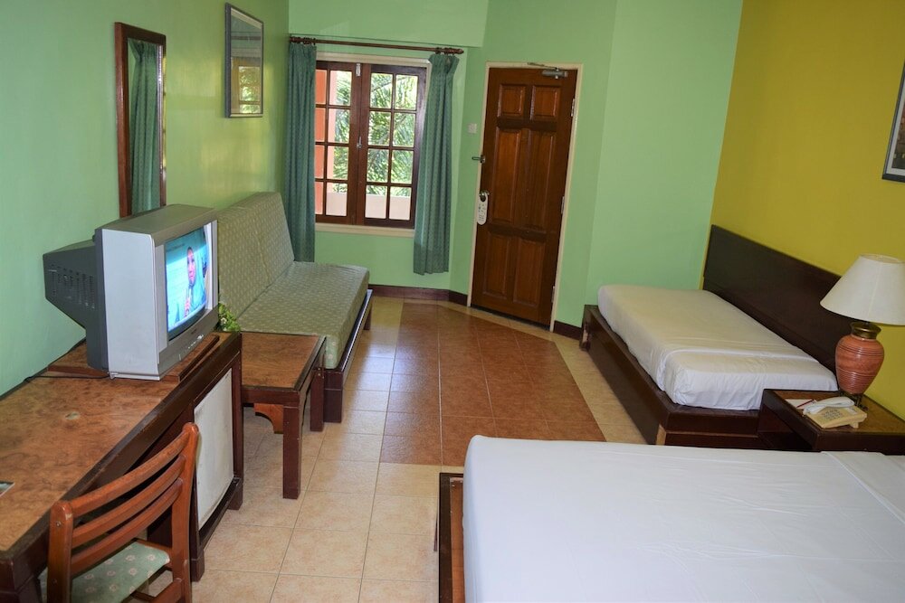 Фото Bukit Merah Laketown Resort