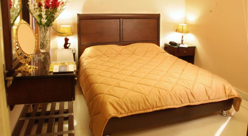 Фото Jardaneh Hotel