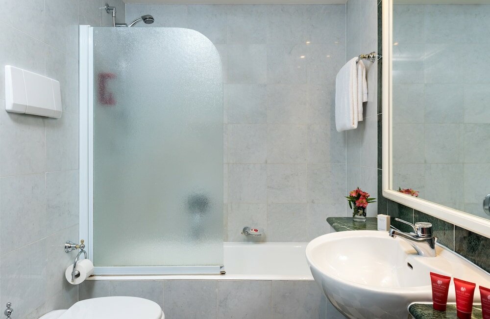 Фото Leonardo Hotel Milan City Center