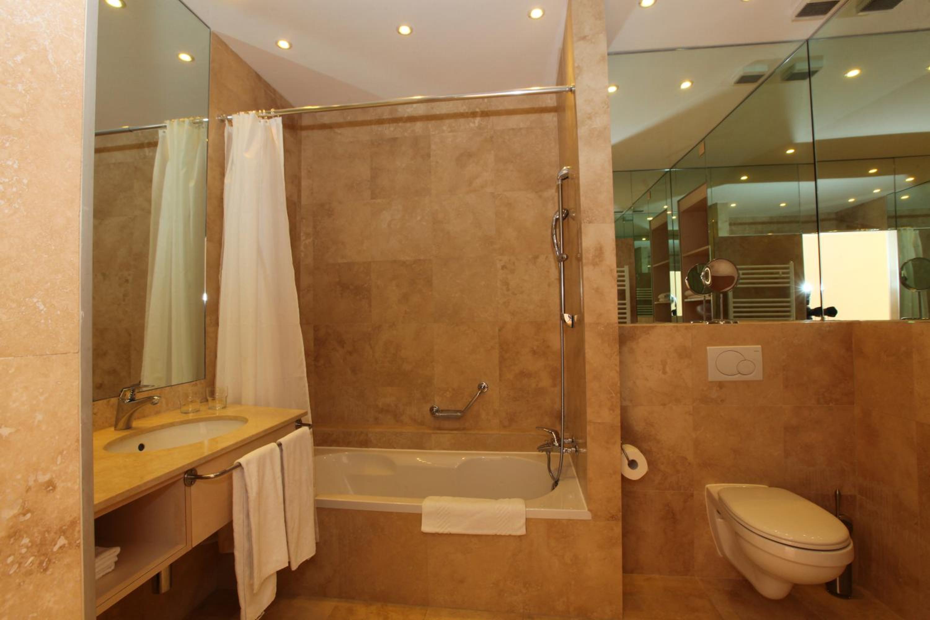 Фото Hotel du Grand Lac Excelsior