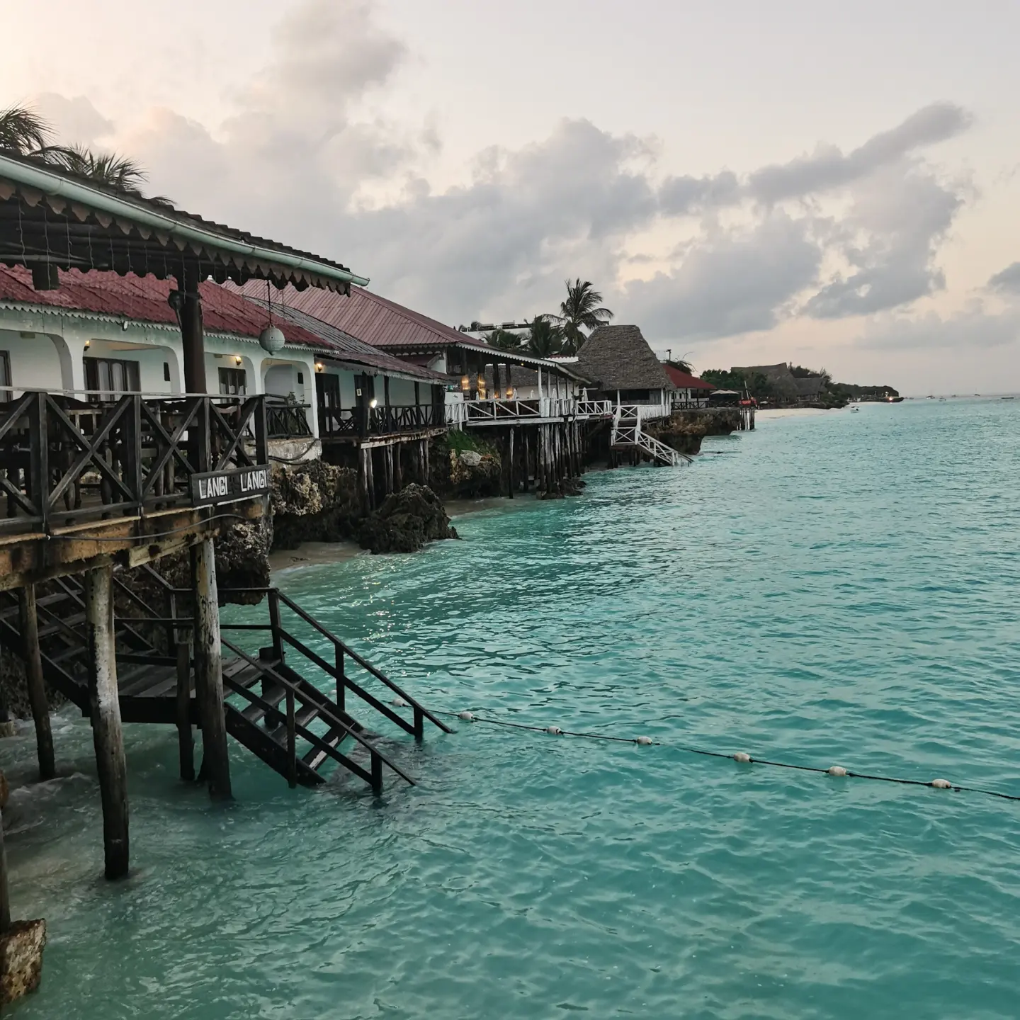 Фото Langi Langi Beach Bungalows