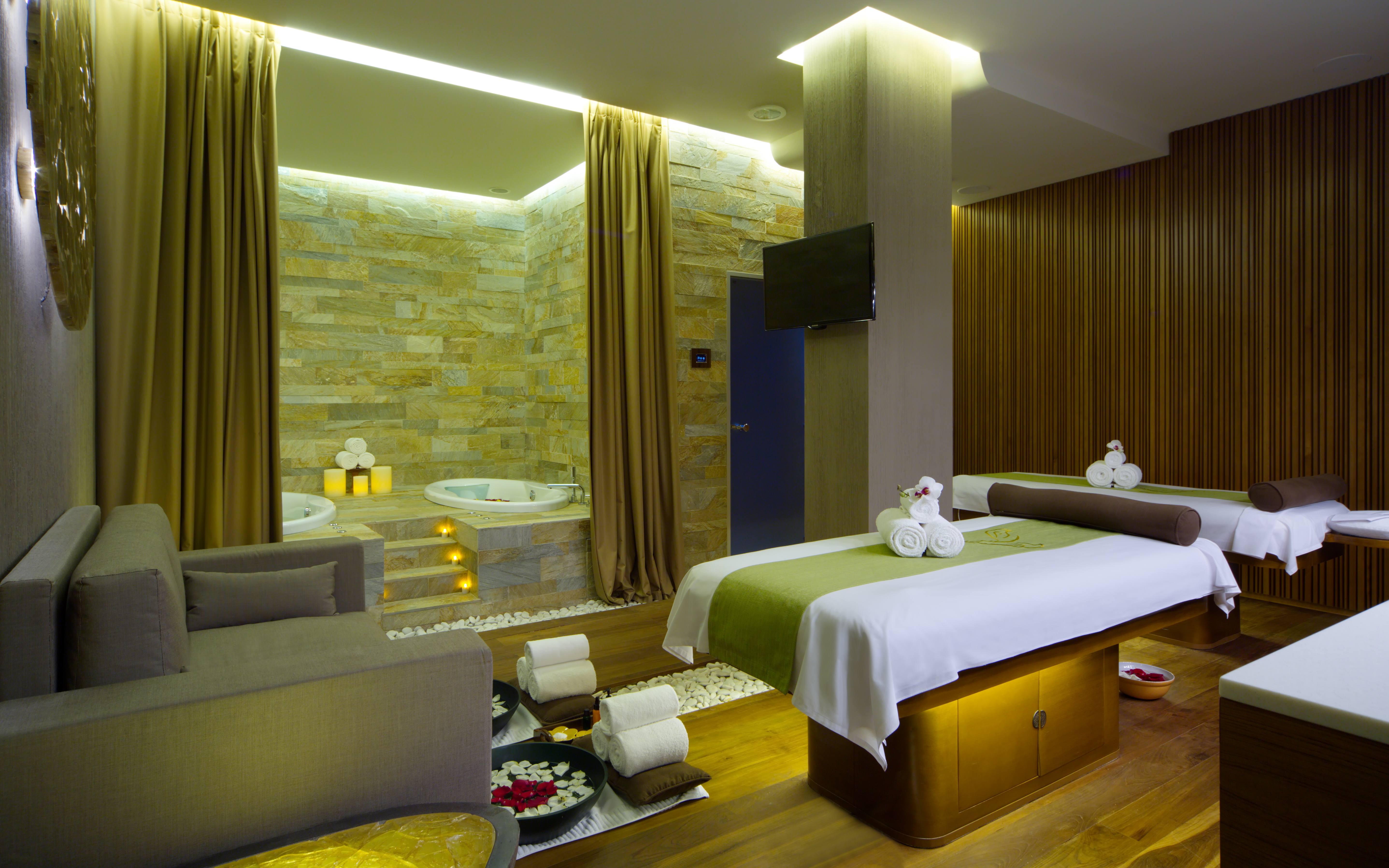 Фото DoubleTree by Hilton Moscow - Marina Hotel