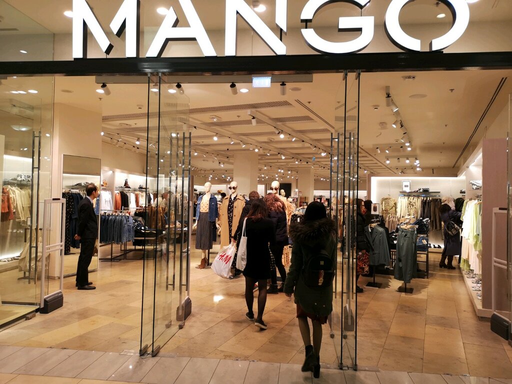 Clothing store Mango, Moscow, photo