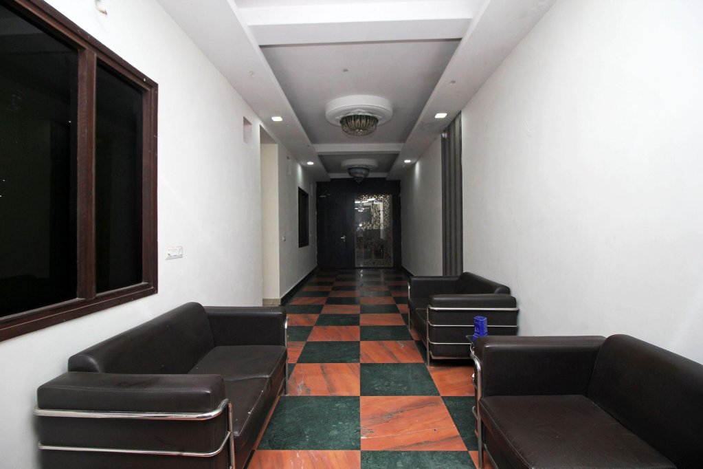 Фото Oyo Rooms Delhi Maharani Bagh