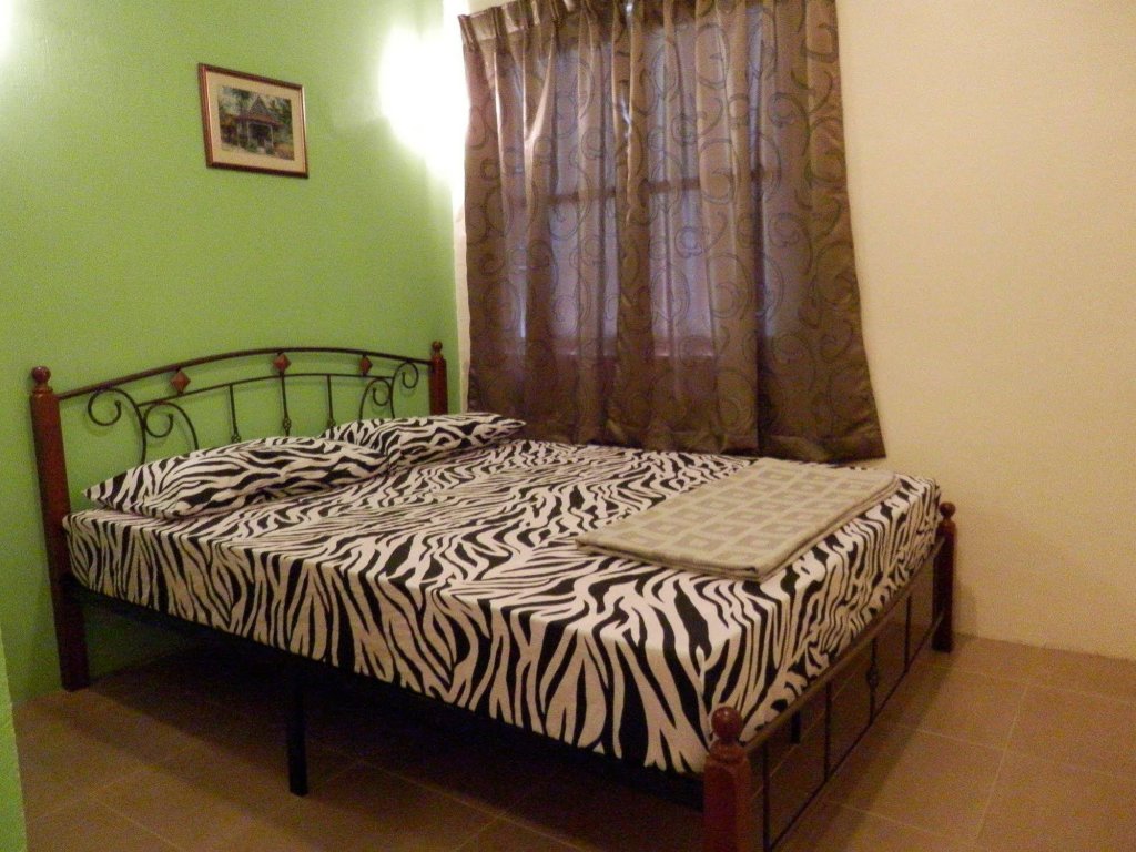 Фото Travellers Planet Hotel & Guest House