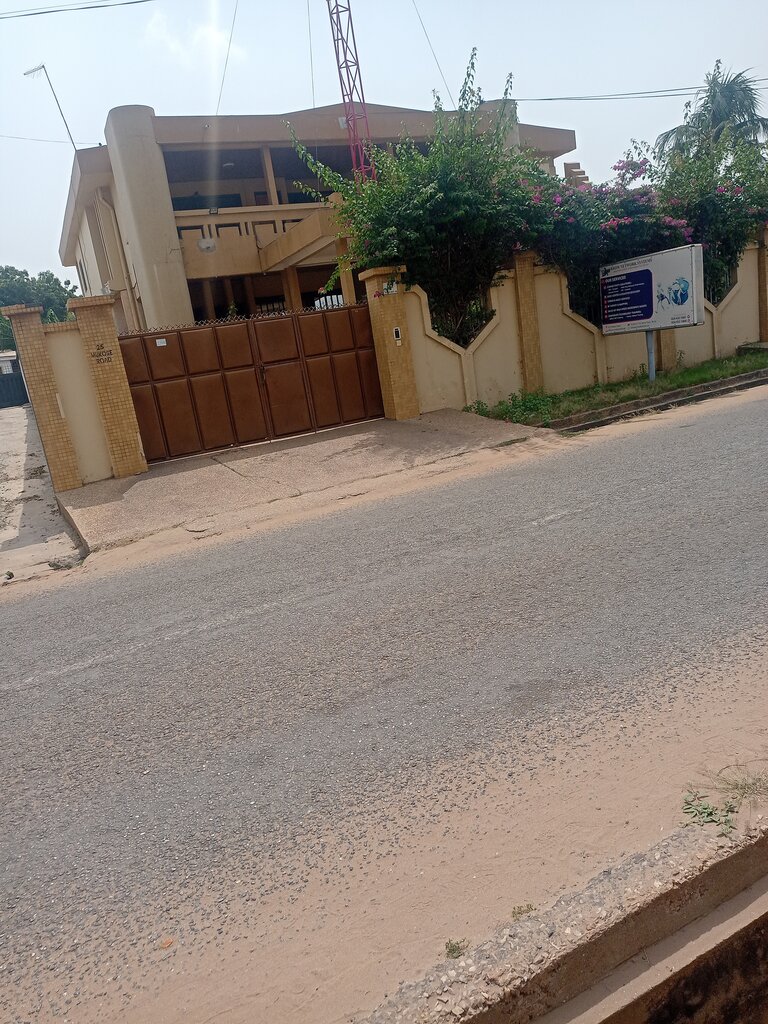 Network equipment Arrow Network Systems, Accra, photo