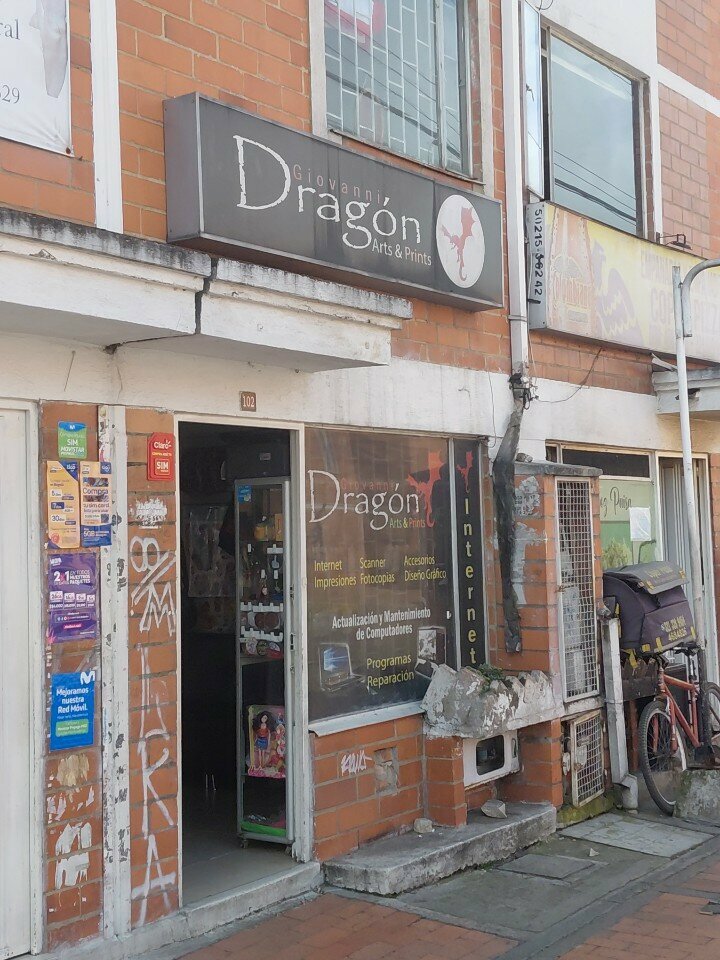 Internet cafe Giovanni Dragon - Arts & Prints, Bogota, photo