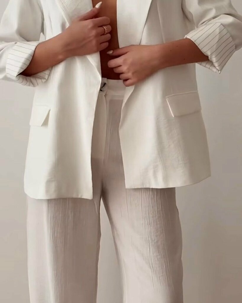 Fashion house Decollete Boutique, Corum, photo