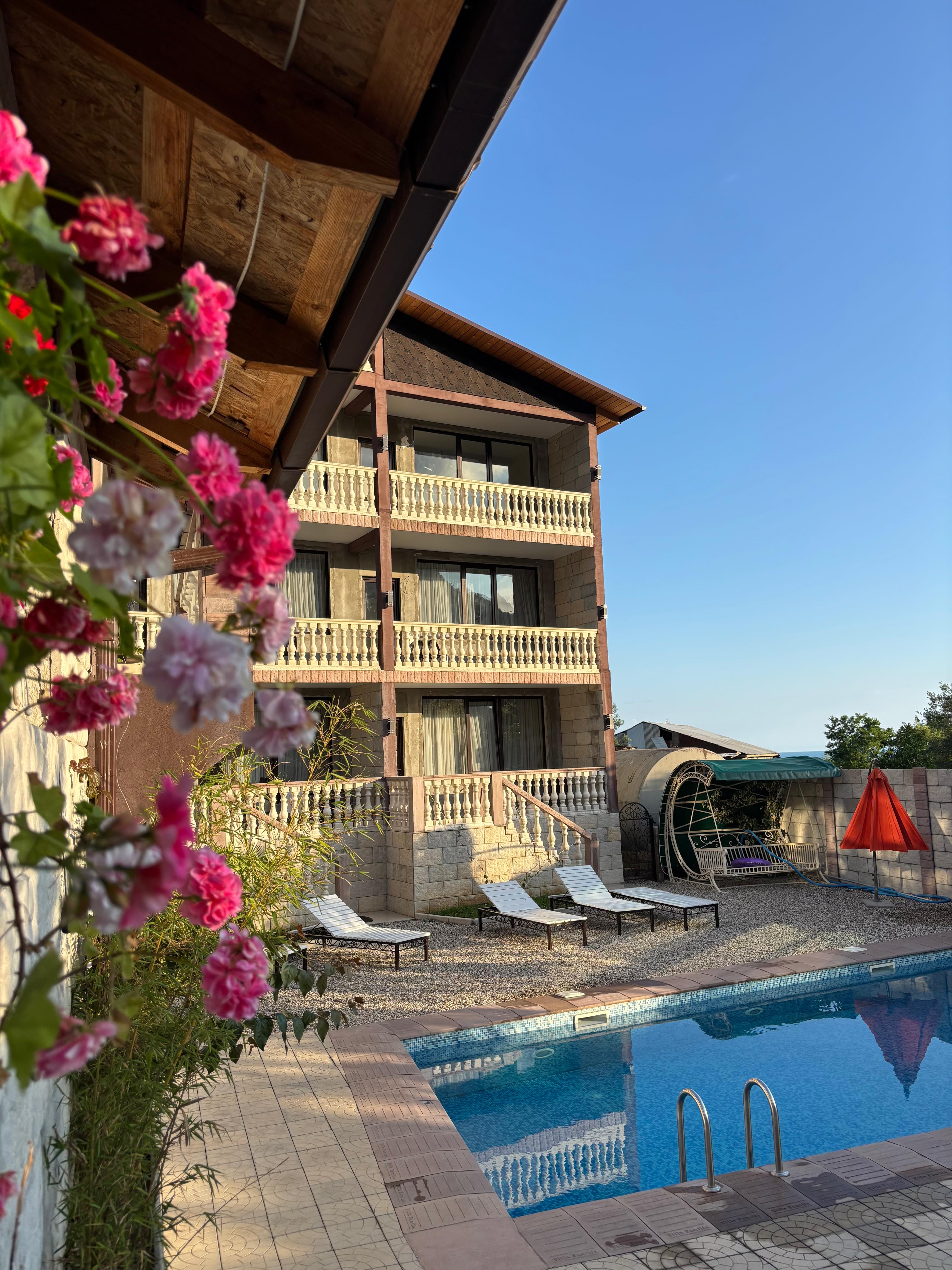 Фото отеля 1