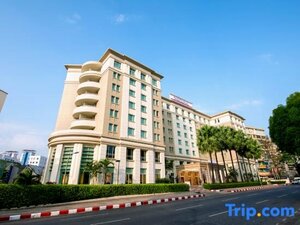 Гостиница Parkroyal Yangon