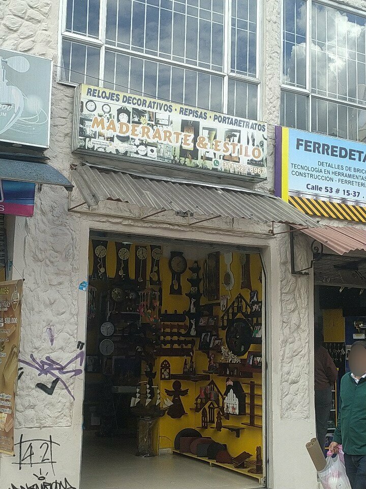 Gift and souvenir shop Maderarte y estilo, Bogota, photo
