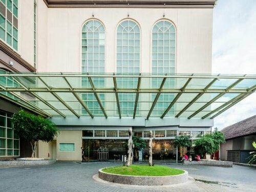 Внешний вид отеля The Waterfront Hotel в Кучинге, фото 3