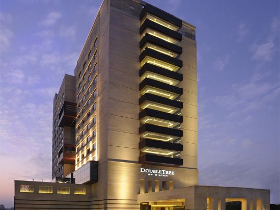 Фото DoubleTree by Hilton Hotel Gurgaon - New Delhi NCR