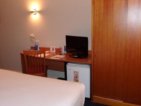 Фото Yehs Hotel Melbourne Cbd