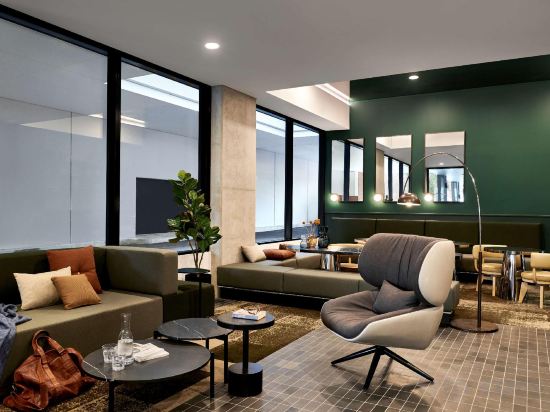 Фото Veriu Green Square